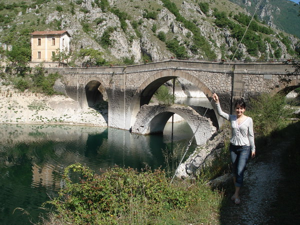 Abruzzo. Scanno. Most -  